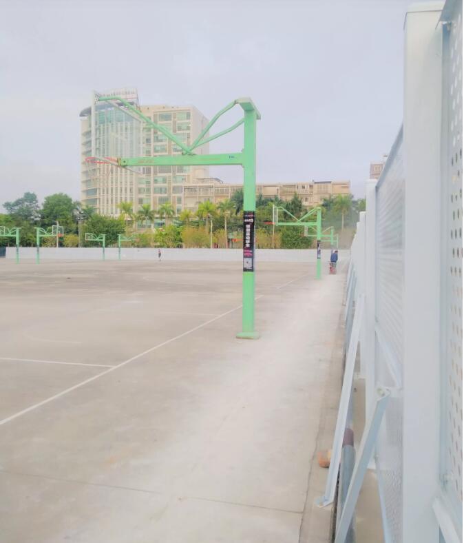 篮球球场除旧换新颜
