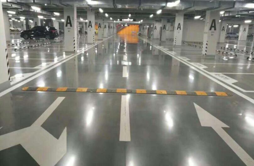 金刚砂混凝土固化剂地坪
