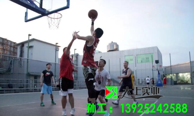 商场天台“变身”运动场