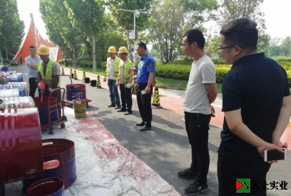 正规塑胶跑道怎么施工
