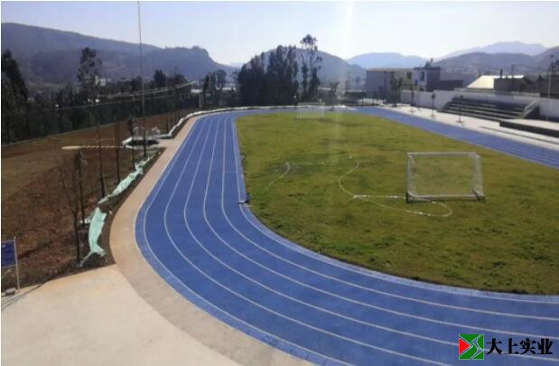 塑胶运动场建成后照片