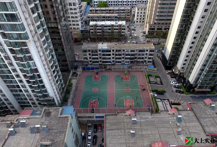 楼顶篮球场
