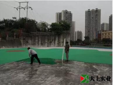 塑胶运动场铺设