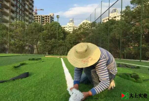 足球场人造草坪接线
