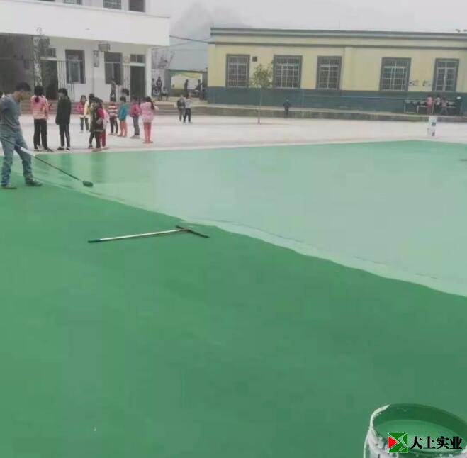 篮球场地坪漆施工中间涂层