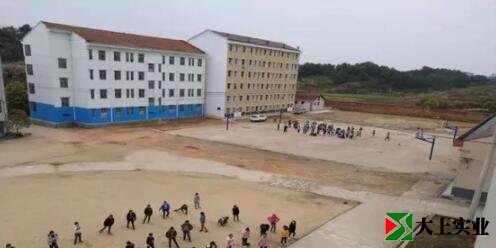 学校运动场改造项目实施前