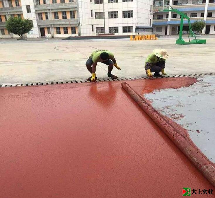 塑胶跑道弹性层施工