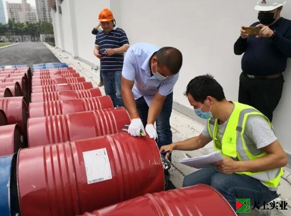 胶水抽样现场